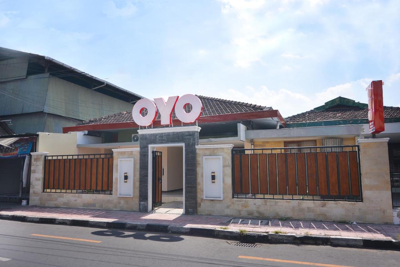 Super Oyo 1046 Omah Pathok Hotel Yogyakarta Exterior foto
