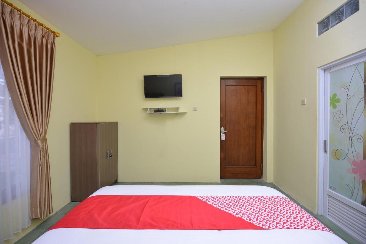 Super Oyo 1046 Omah Pathok Hotel Yogyakarta Exterior foto