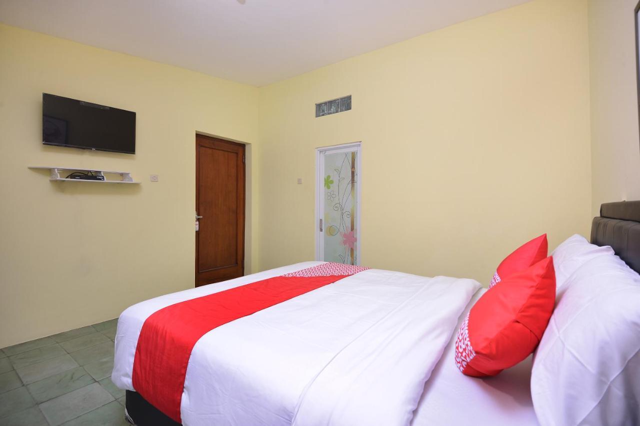 Super Oyo 1046 Omah Pathok Hotel Yogyakarta Exterior foto