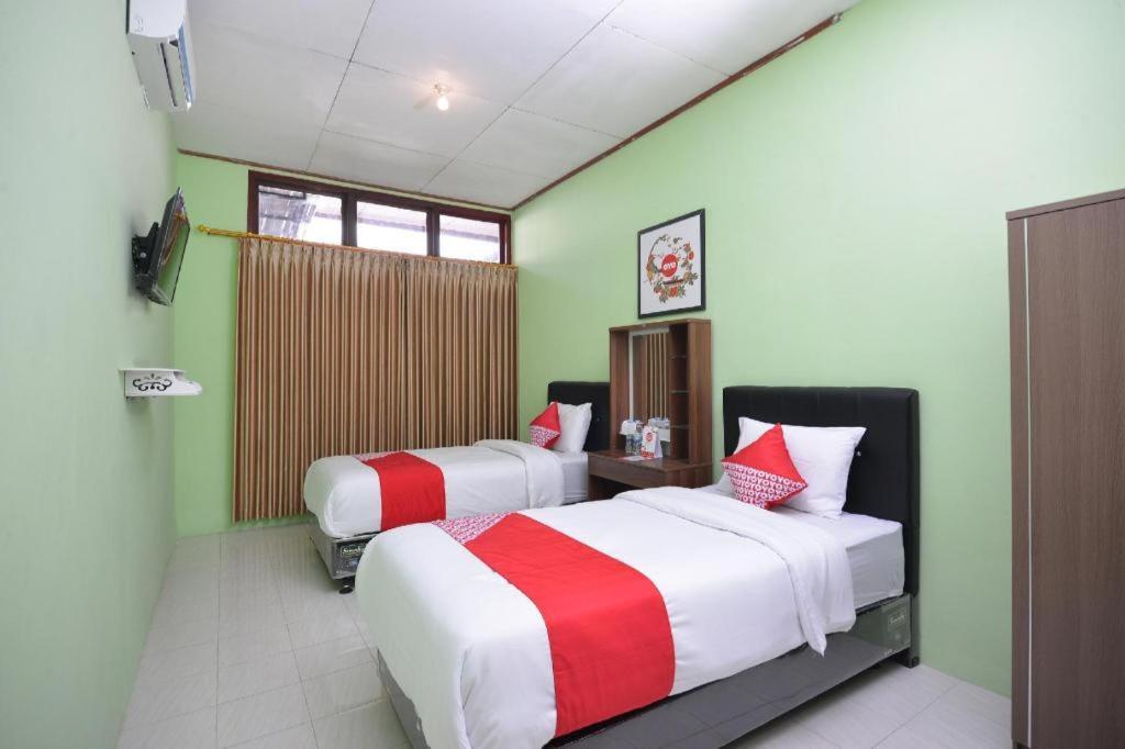 Super Oyo 1046 Omah Pathok Hotel Yogyakarta Exterior foto